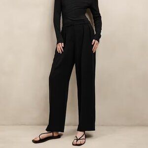 Banana Republic Relaxed Trouser - Black - Size 12 - NEW with TAGS!